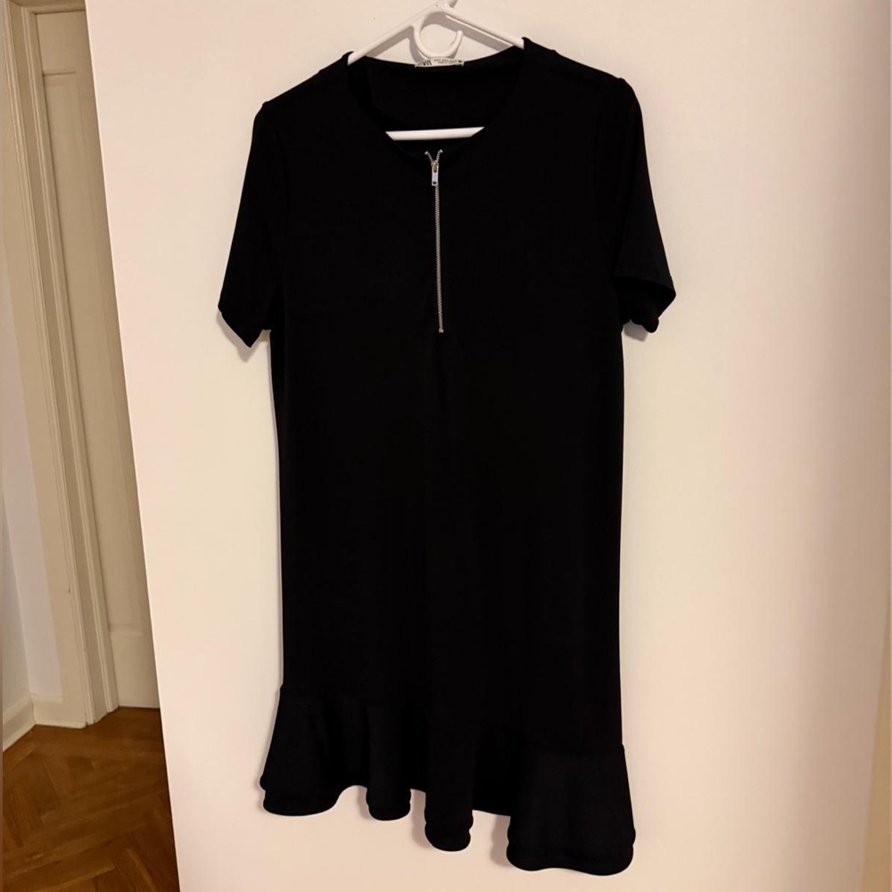 Zara Black Short-Sleeve Ruffle-Hem Dress with Front Zip